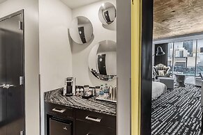 Lorenzo Hotel Dallas, Tapestry Collection by Hilton