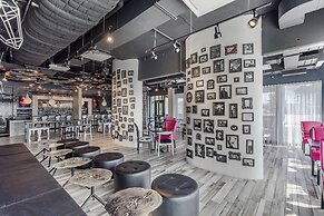 Lorenzo Hotel Dallas, Tapestry Collection by Hilton