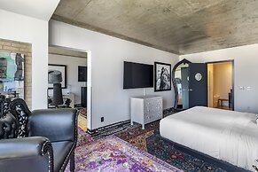 Lorenzo Hotel Dallas, Tapestry Collection by Hilton