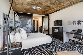 Lorenzo Hotel Dallas, Tapestry Collection by Hilton