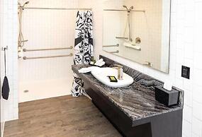 Lorenzo Hotel Dallas, Tapestry Collection by Hilton