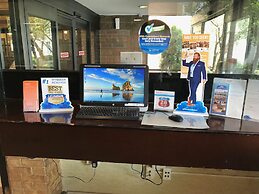 Howard Johnson Hotel by Wyndham Newark Airport