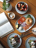 Baker's Cay Resort Key Largo, Curio Collection by Hilton