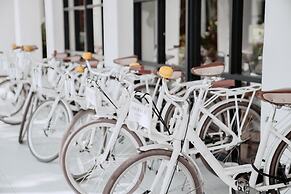 Baker's Cay Resort Key Largo, Curio Collection by Hilton