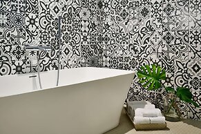 Baker's Cay Resort Key Largo, Curio Collection by Hilton