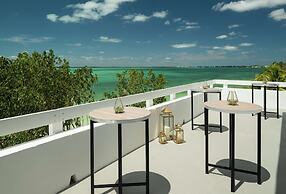 Baker's Cay Resort Key Largo, Curio Collection by Hilton