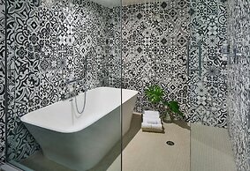 Baker's Cay Resort Key Largo, Curio Collection by Hilton