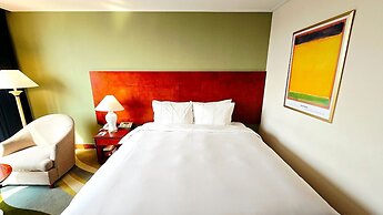 Koreana Hotel