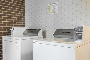 Super 8 by Wyndham Miamisburg Dayton S Area OH