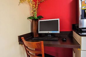 Econo Lodge Research Triangle Park