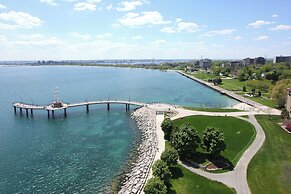 Holiday Inn Burlington Conference Centre by IHG