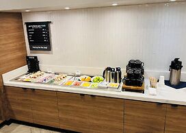 Holiday Inn Burlington Conference Centre by IHG