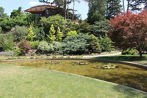 Holiday Inn Burlington Conference Centre by IHG