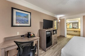 Quality Inn Near Lake Marble Falls
