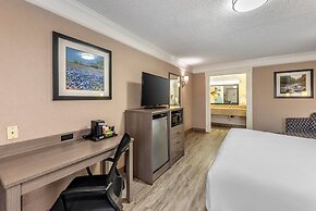 Quality Inn Near Lake Marble Falls