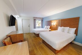 Dunes Inn & Suites