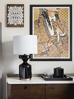 Mills House Charleston, Curio Collection by Hilton