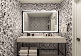 Mills House Charleston, Curio Collection by Hilton