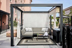 Mills House Charleston, Curio Collection by Hilton