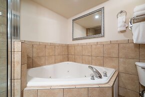Ramada by Wyndham Sioux Falls Airport-Waterpark & Event Ctr