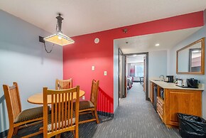 Ramada by Wyndham Sioux Falls Airport-Waterpark & Event Ctr