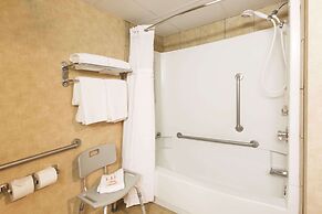 Ramada by Wyndham Sioux Falls Airport-Waterpark & Event Ctr