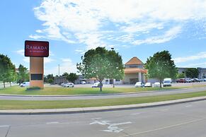 Ramada by Wyndham Sioux Falls Airport-Waterpark & Event Ctr
