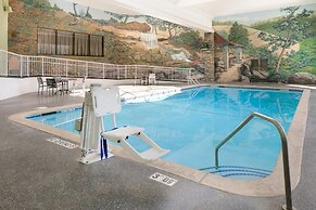 Holiday Inn Hotel & Suites Des Moines - Northwest by IHG