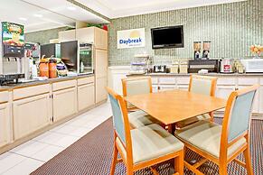 Days Inn by Wyndham Kingsland GA