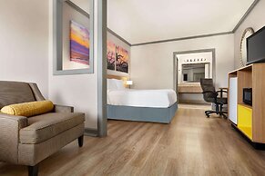 Days Inn by Wyndham Kingsland GA