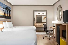 Days Inn by Wyndham Kingsland GA