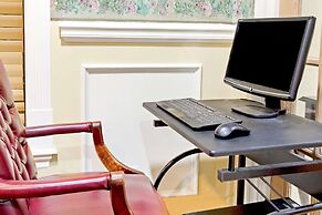 Days Inn by Wyndham Kingsland GA