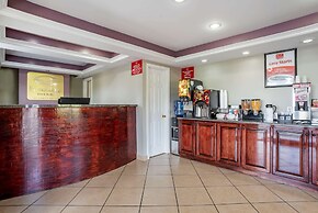 Econo Lodge Inn & Suites