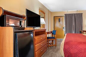 Econo Lodge Inn & Suites
