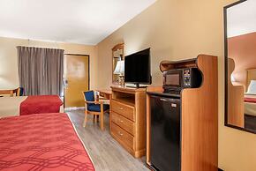 Econo Lodge Inn & Suites