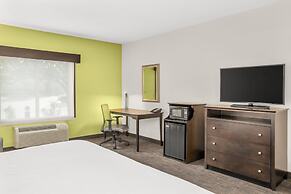 Holiday Inn Express & Suites Wilmington-Newark by IHG