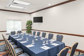 Holiday Inn Express & Suites Wilmington-Newark by IHG