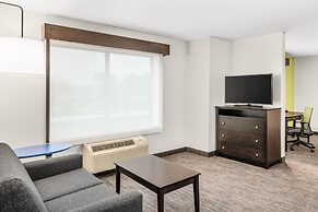 Holiday Inn Express & Suites Wilmington-Newark by IHG