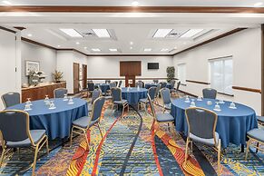 Holiday Inn Express & Suites Wilmington-Newark by IHG