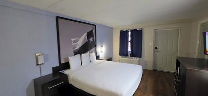 Super 8 by Wyndham Austin South / I-35
