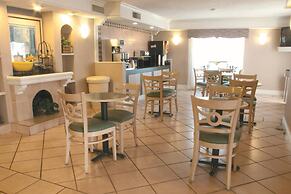 Super 8 by Wyndham Austin South / I-35