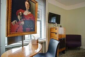 Premier Inn Köln City Centre