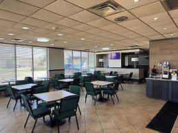 Clarion Inn & Suites Dothan South