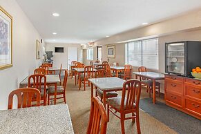 Quality Inn & Suites Oceanside near Camp Pendleton