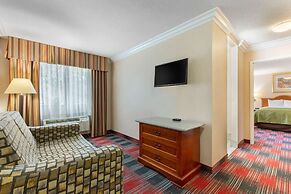 Quality Inn & Suites Oceanside near Camp Pendleton