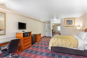 Quality Inn & Suites Oceanside near Camp Pendleton