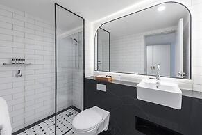 The Savoy Hotel on Little Collins Melbourne