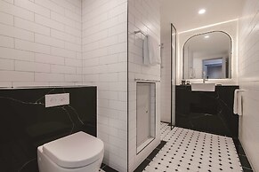 The Savoy Hotel on Little Collins Melbourne