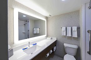 Holiday Inn Express Nashville Downtown - Broadway by IHG