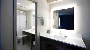 Holiday Inn Express Nashville Downtown - Broadway by IHG